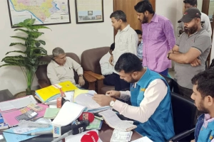 ৪০ দিনের ভূয়া তেল খরচ দেখানোর অভিযোগ, দুদকের অভিযান