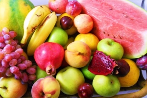 হজম শক্তি বাড়াতে যেসব ফল খাবেন