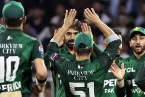 শারজাহতে আফগানিস্তানকে উড়িয়ে ট্রফি জিতল পাকিস্তান