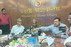 ডাকসু নির্বাচন মডেল হিসেবে কাজ করবে: স্বরাষ্ট্র উপদেষ্টা