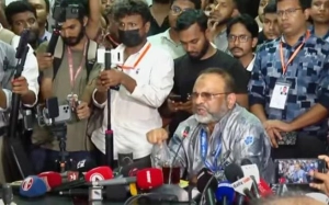 আমি নির্দলীয়, রাজনীতির সঙ্গে জড়িত নই: ঢাবি ভিসি