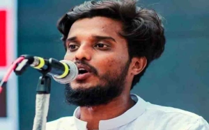 ভোটকেন্দ্রে প্রার্থীদের প্রভাব বিস্তারের অভিযোগ