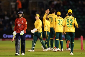 ইংল্যান্ডকে হারিয়ে সিরিজ শুরু দক্ষিণ আফ্রিকার