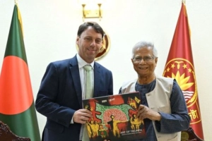 যুক্তরাষ্ট্রের সঙ্গে বাণিজ্য আরও গভীর করতে চান ড. ইউনূস