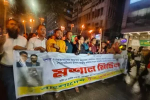 নুরের ওপর হামলাকারীদের বিচারের দাবিতে রাজধানীতে মশাল মিছিল