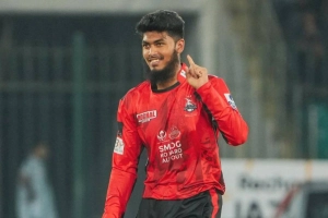 এশিয়া কাপে ছন্দে নেই রিশাদ, তবু আশাবাদী মুশতাক