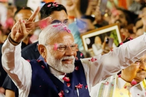 ১৭ দিন স্কুলে স্কুলে মোদির জীবনীচিত্র প্রদর্শন
