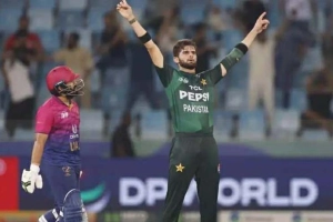 এশিয়া কাপ: আমিরাতকে হারিয়ে সুপার ফোরে পাকিস্তান