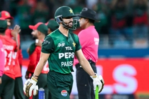 পাকিস্তানের টপ অর্ডার গুঁড়িয়ে দিল তাসকিন-মুস্তাফিজ, লক্ষ্য ১৩৬
