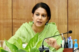 সেন্টমার্টিনে পর্যটন বন্ধ নয়, সীমিত করা হয়েছে: পরিবেশ উপদেষ্টা