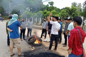 প্রতিবাদে উত্তাল খাগড়াছড়ি, সাজেকে আটকা দুই হাজার পর্যটক
