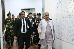 নিউইয়র্ক থেকে দেশে ফিরেছেন প্রধান উপদেষ্টা