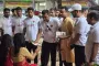 তারেক রহমানের পক্ষে বিজয়া দশমীতে চিঠি ও গোলাপ বিতরণ