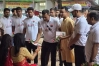তারেক রহমানের পক্ষে বিজয়া দশমীতে চিঠি ও গোলাপ বিতরণ