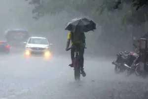 ৪৮ ঘণ্টায় ৩ বিভাগে ভারী বৃষ্টিপাতের সতর্কতা
