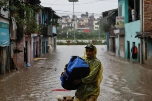 আকস্মিক বন্যায় নেপালে নি'হতের ঢল