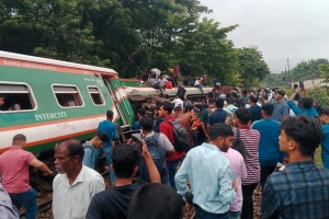 সিলেটে ট্রেন দুর্ঘটনা, সারাদেশের সঙ্গে রেল যোগাযোগ বন্ধ