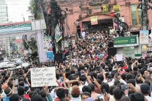 কুমিল্লা বিভাগের দাবিতে রাজপথে হাজার মানুষ