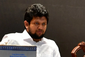 সংকট বিদ্যমান এবং ভবিষ্যতেও আরও সংকট আসবে: তথ্য উপদেষ্টা