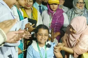 টাইফয়েডের বিরুদ্ধে লড়াইয়ে বড় পদক্ষেপ: শুরু হলো টিকাদান ক্যাম্পেইন
