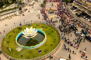 আজ ঢাকায় কর্মসূচির ভিড়