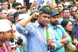 বেসরকারি শিক্ষকদের যে অনুরোধ করলেন হাসনাত