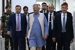 রোম সফর শেষে দেশে ফিরলেন প্রধান উপদেষ্টা