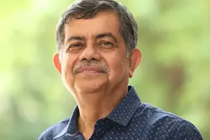 শিক্ষা উপদেষ্টা সি আর আবরারকে আইনি নোটিশ
