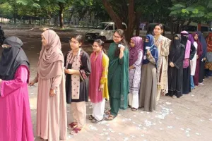 উৎসবের আমেজে রাকসু নির্বাচনের ভোটগ্রহণ শুরু