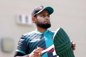 পিচ নিয়ে মুশফিকের রহস্যঘেরা বার্তা, ভক্তদের মাঝে গুঞ্জন