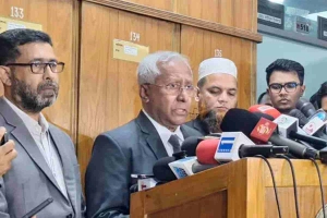 ত্রয়োদশ নির্বাচনে ১ লাখ সেনা ও দেড় লাখ পুলিশ দ্বায়িত্বে থাকবে : ইসি