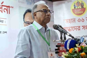 বিএনপিকে সমালোচনা গ্রহণের আহ্বান: মাহমুদুর রহমান