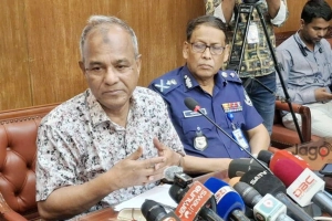 বডি ক্যামেরার দাম অজানা, আপনারা জানেন কীভাবে: স্বরাষ্ট্র উপদেষ্টা