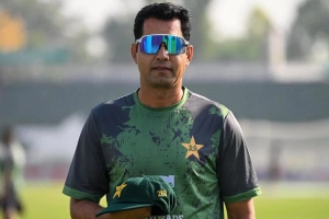 ৩৯ বছর বয়সে জাতীয় দলে অভিষেক হলো আসিফের