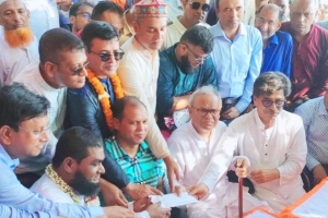 তারেক রহমানের নির্দেশে অন্ধ গায়কের পাশে বিএনপি