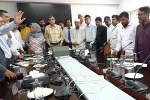 শিক্ষকরা খুশি, আন্দোলন স্থগিত: বাড়িভাড়া ১৫ শতাংশ নিশ্চিত