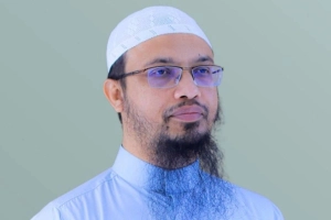 সিগারেট বিক্রি ও সেবন ইসলামে হারাম: শায়খ আহমাদুল্লাহ 