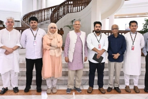 প্রধান উপদেষ্টার সঙ্গে এনসিপির শীর্ষ নেতাদের বৈঠক