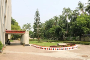 হল সংসদ ও প্রশাসনের জটিলতায় ব্যাহত ঢাবির মেডিক্যাল ক্যাম্প