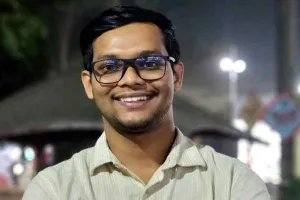 ছাত্রশক্তির বাকেরকে টার্গেট করে ককটেল নিক্ষেপ