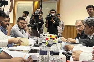 জুলাই সনদ ইস্যুতে এনসিপি ও ঐকমত্য কমিশনের বৈঠক