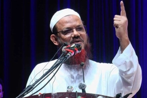বিএনপি ক্ষমতায় গেলে, রাস্তায় নিরাপদ থাকবে না সুন্দরী নারীরা :ফয়জুল করিম