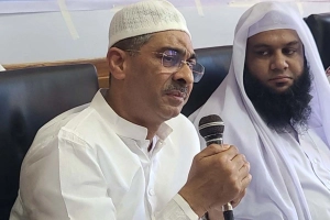 ইমামরা সমাজকে অন্ধকার থেকে আলোর দিকে নিয়ে যান: এ্যানি