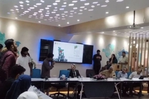 শিক্ষককে ফ্যাসিবাদী আখ্যা দিয়ে সভা বর্জন ডাকসুর