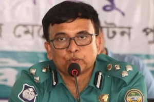 চট্টগ্রামের সাবেক পুলিশ প্রধান আদালতে