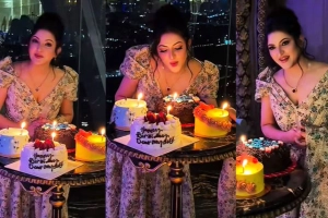 জন্মদিন পেরিয়ে গেলেও আলোচনায় পরীমণির মালয়েশিয়ার ভিডিও