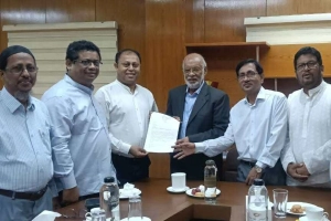 ঢাকা বিশ্ববিদ্যালয়কে ‘বিশেষ মর্যাদা’ ঘোষণার দাবিতে স্মারকলিপি সাদা দলের