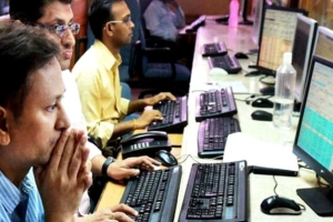 সপ্তাহের পাঁচ দিনই শেয়ারবাজারে পতন, দিশেহারা বিনিয়োগকারীরা
