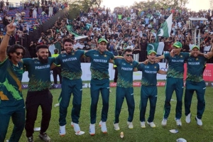 দুর্দান্ত খেলায় শিরোপা জিতল পাকিস্তান