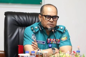 রাস্তা বন্ধের অভিযোগে বরখাস্ত গাজীপুরের কমিশনার